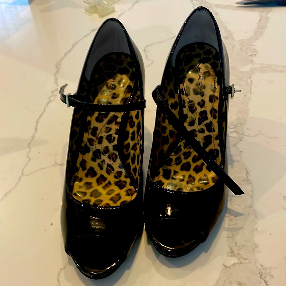 Tahari Dress Sandal. Buckle closure